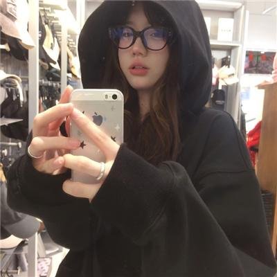 无冕皇后 在线观看封面